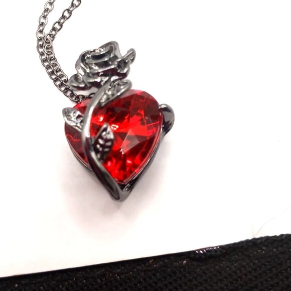 Gothic Red Heart+ Black Rose Pendant 18"-New - Picture 7 of 8